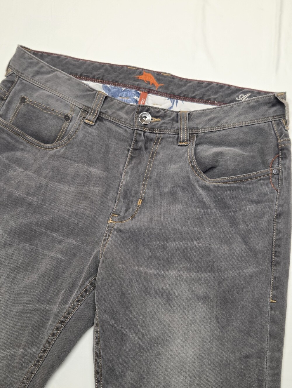 Tommy Bahama Sand Drifter Denim Jeans Grey Wash Straight Leg 33x30